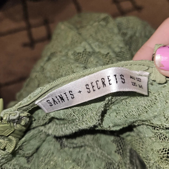 Saints + Secrets lace bodysuit medium - Picture 6 of 6